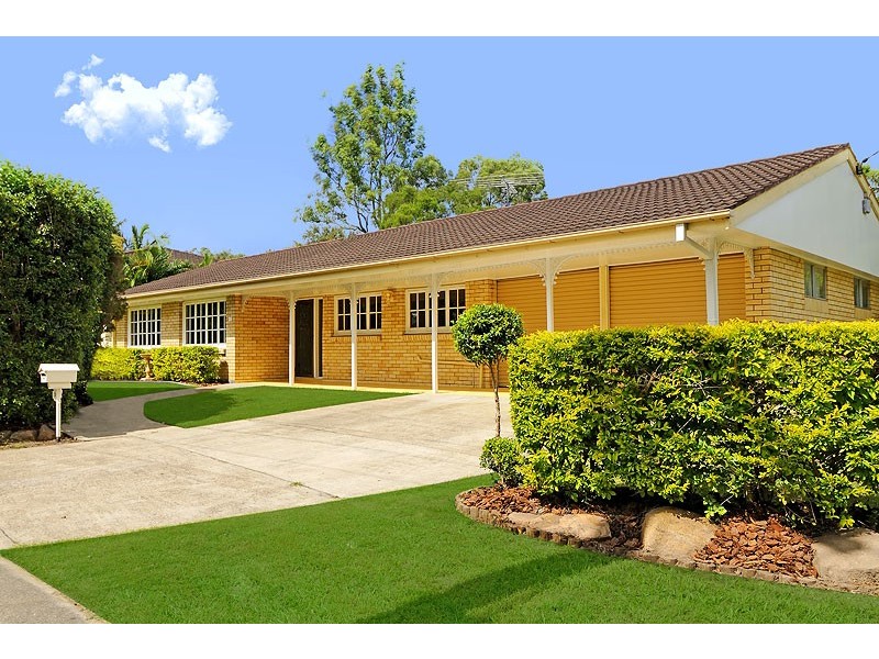28 Dinterra Ave, Ferny Hills QLD 4055