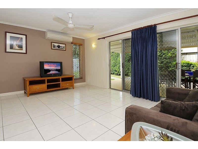 28 Dinterra Ave, Ferny Hills QLD 4055
