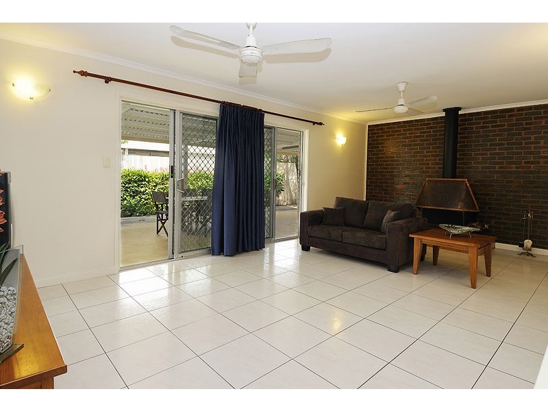 28 Dinterra Ave, Ferny Hills QLD 4055