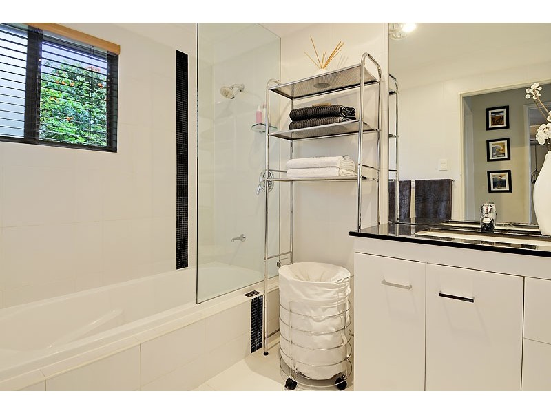 1123 South Pine Rd, Arana Hills QLD 4054