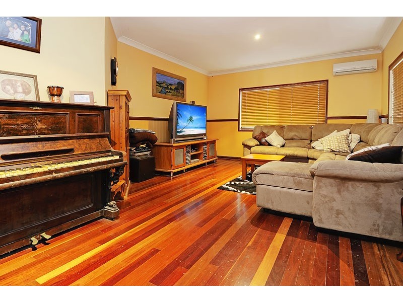 16 Emuglen Place, Ferny Grove QLD 4055