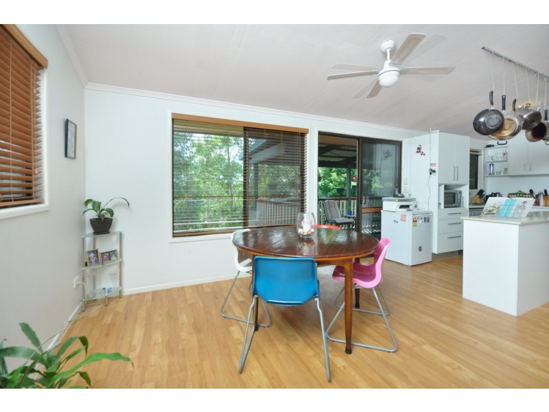 144 Plucks Rd, Arana Hills QLD 4054