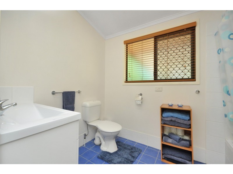 144 Plucks Rd, Arana Hills QLD 4054