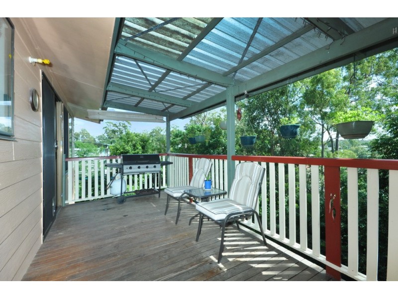 144 Plucks Rd, Arana Hills QLD 4054