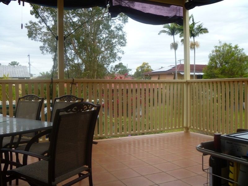 8 Jade St, Albany Creek QLD 4035