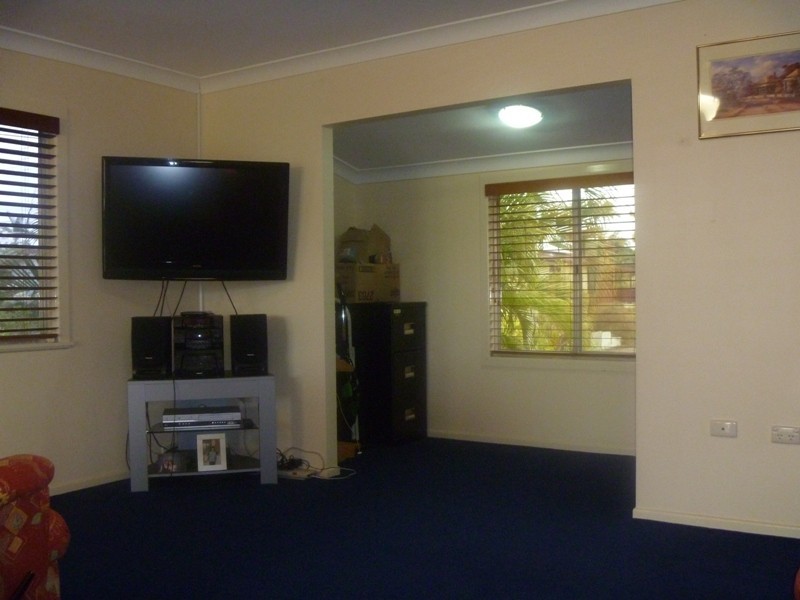 8 Jade St, Albany Creek QLD 4035