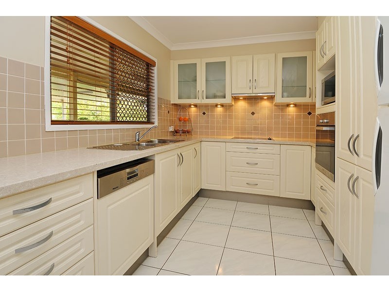 3 Narwin Grove, Ferny Hills QLD 4055