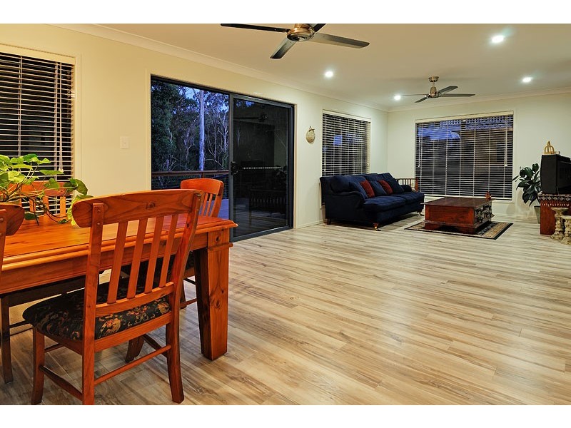 8 Highbury Place, Upper Kedron QLD 4055