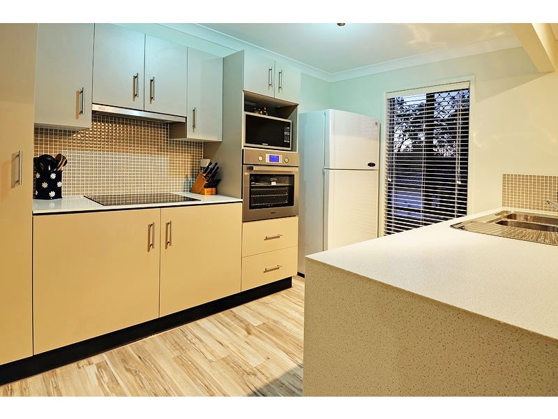 8 Highbury Place, Upper Kedron QLD 4055