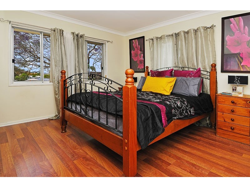 1136 South Pine Rd, Arana Hills QLD 4054