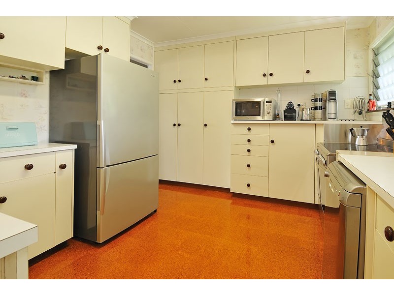 8 Dooloo Cres, Ferny Hills QLD 4055