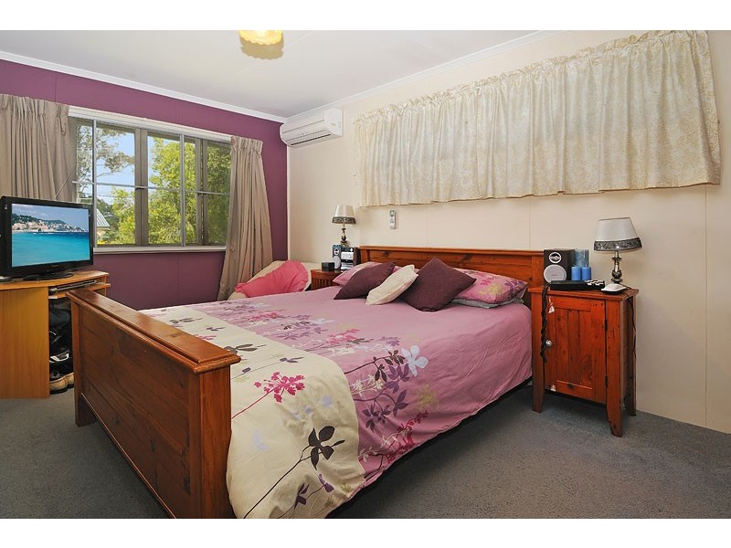 8 Dooloo Cres, Ferny Hills QLD 4055