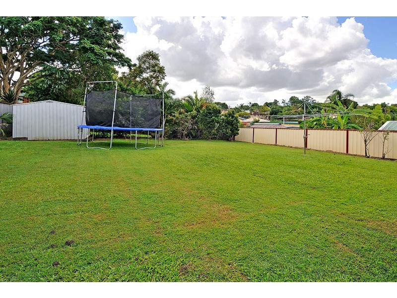 8 Dooloo Cres, Ferny Hills QLD 4055