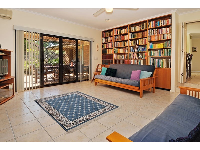 43 Tetragona Drive, Arana Hills QLD 4054