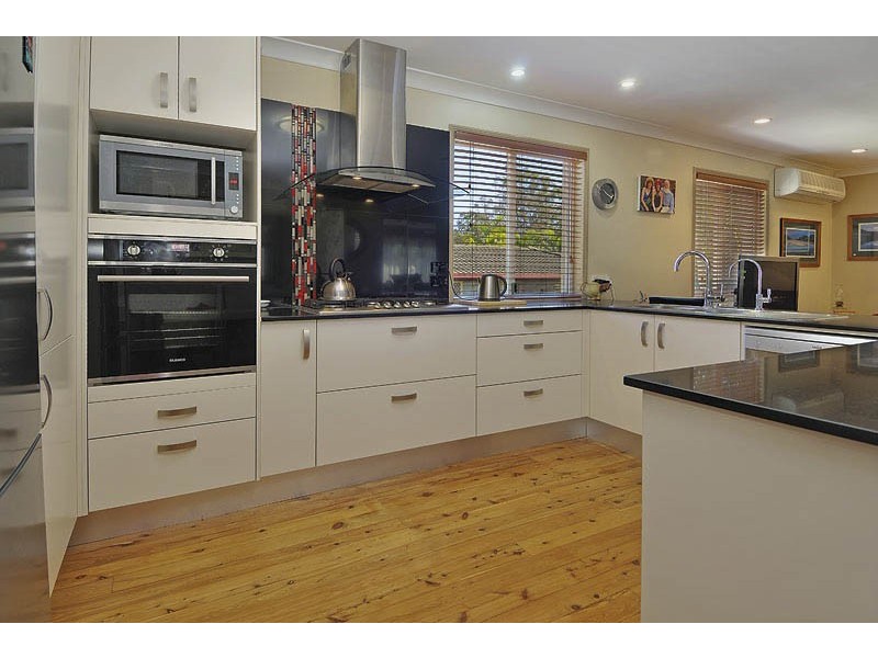 Arana Hills QLD 4054