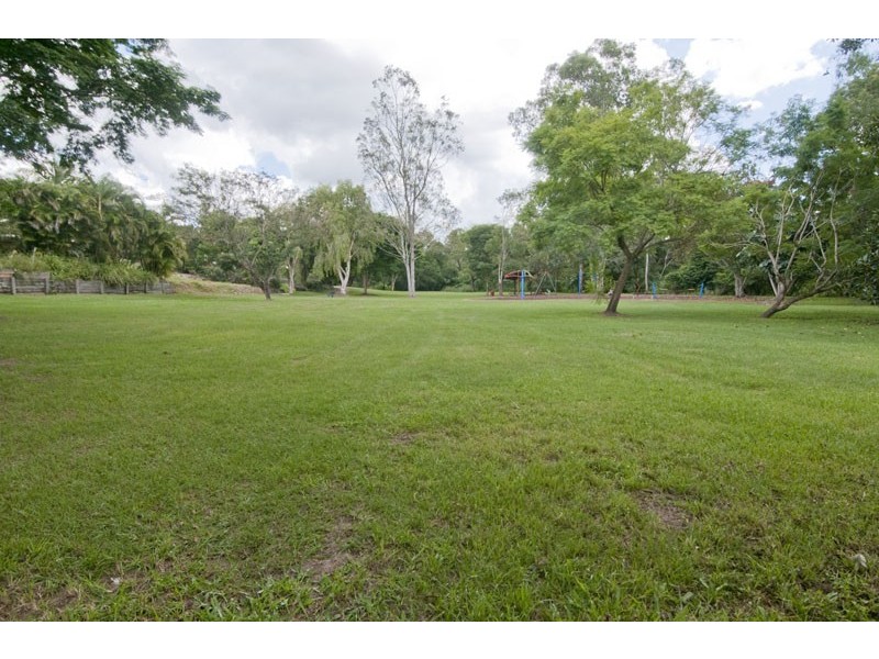 Arana Hills QLD 4054