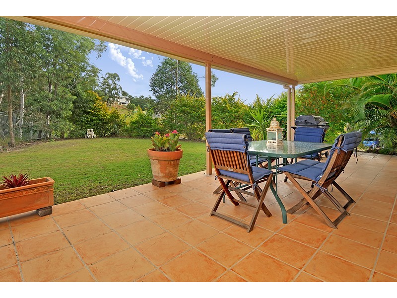 15 Leatherwood Drive, Arana Hills QLD 4054