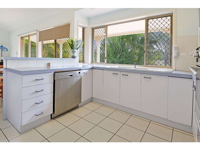 15 Leatherwood Drive, Arana Hills QLD 4054