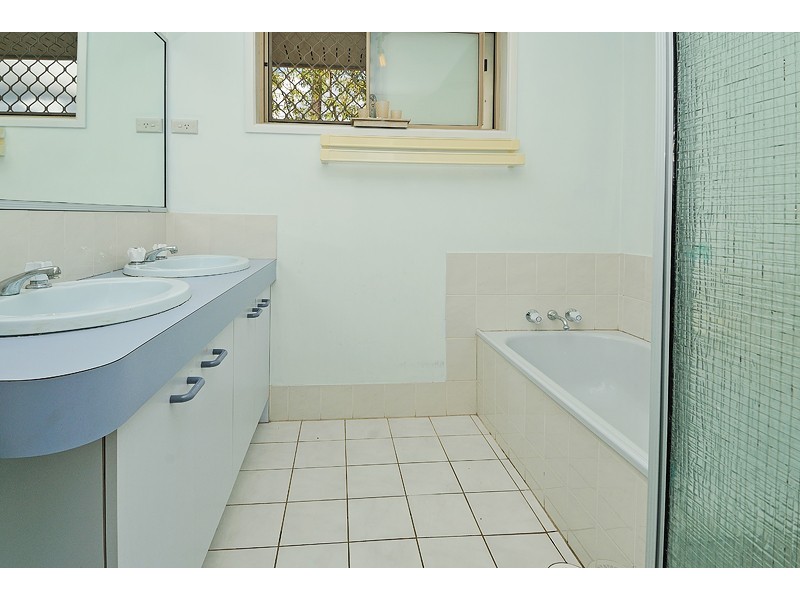 15 Leatherwood Drive, Arana Hills QLD 4054