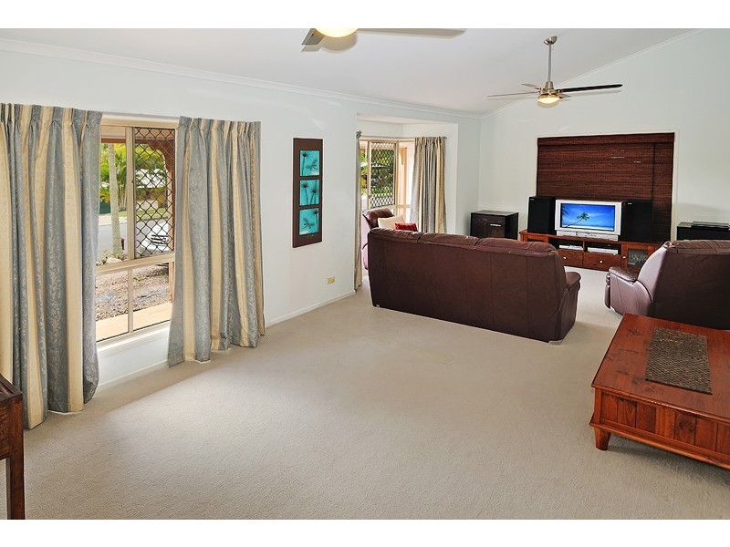 15 Leatherwood Drive, Arana Hills QLD 4054