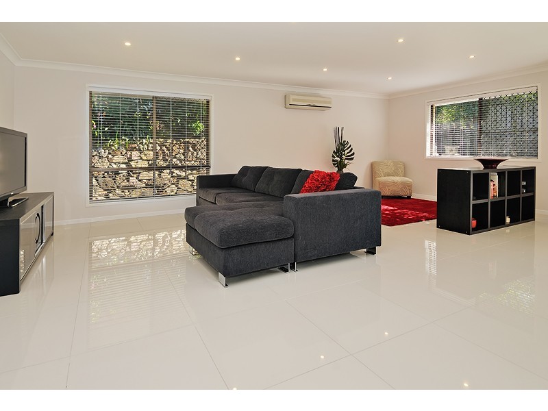16 Palall Crescent, Ferny Hills QLD 4055