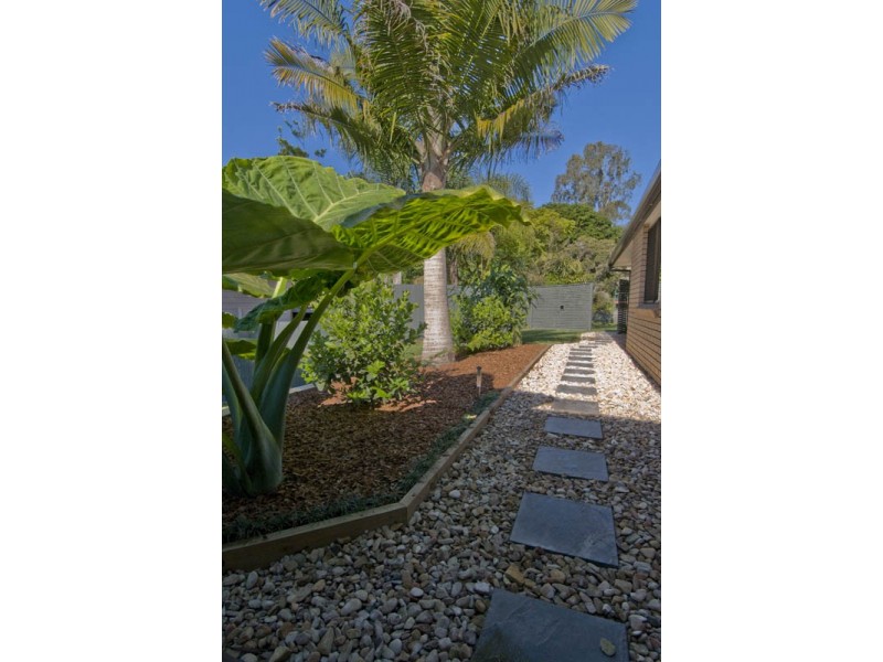 16 Palall Crescent, Ferny Hills QLD 4055