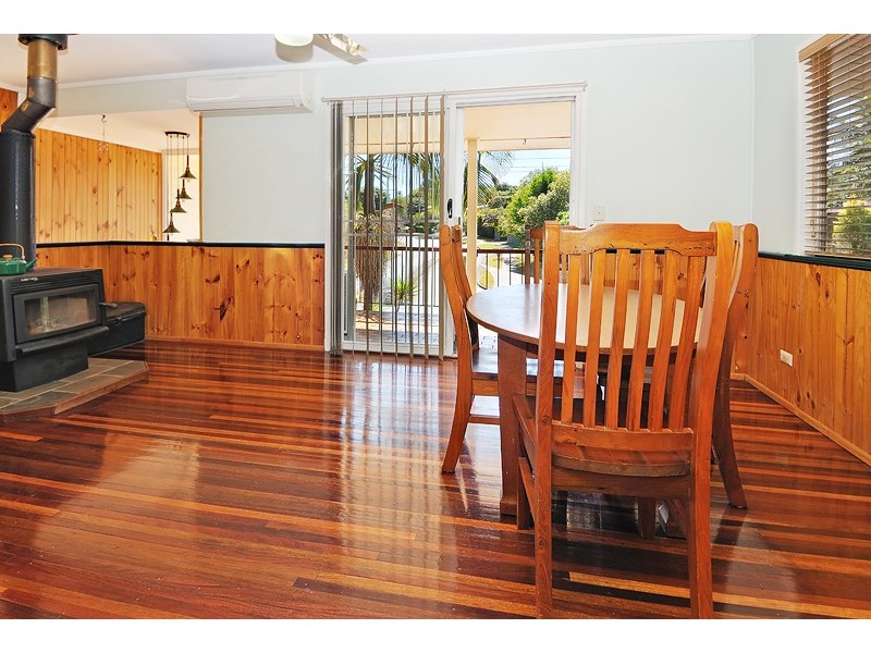 32 Dinterra Ave, Ferny Hills QLD 4055