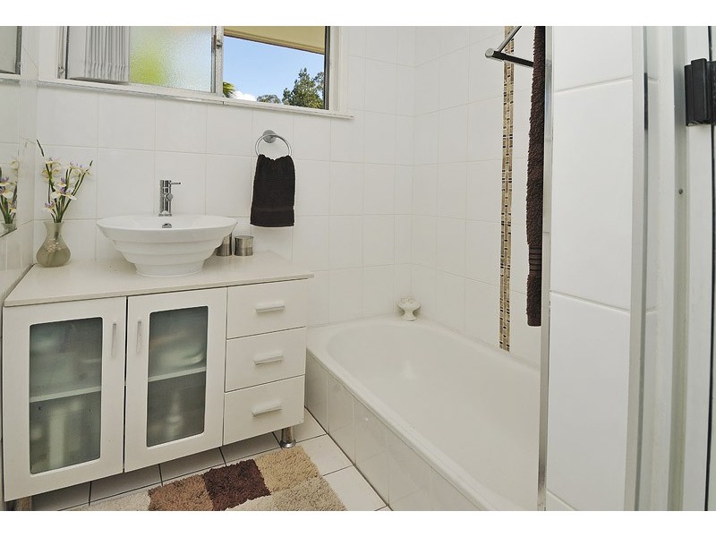 32 Dinterra Ave, Ferny Hills QLD 4055