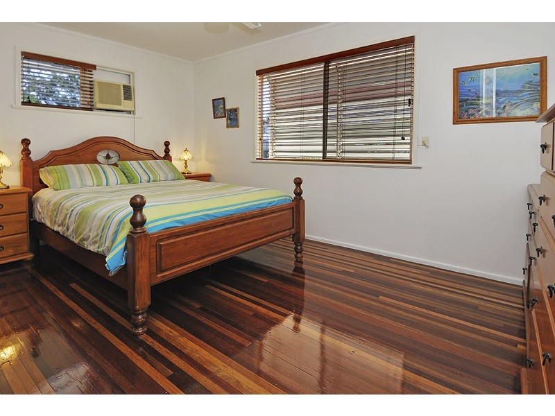 32 Dinterra Ave, Ferny Hills QLD 4055