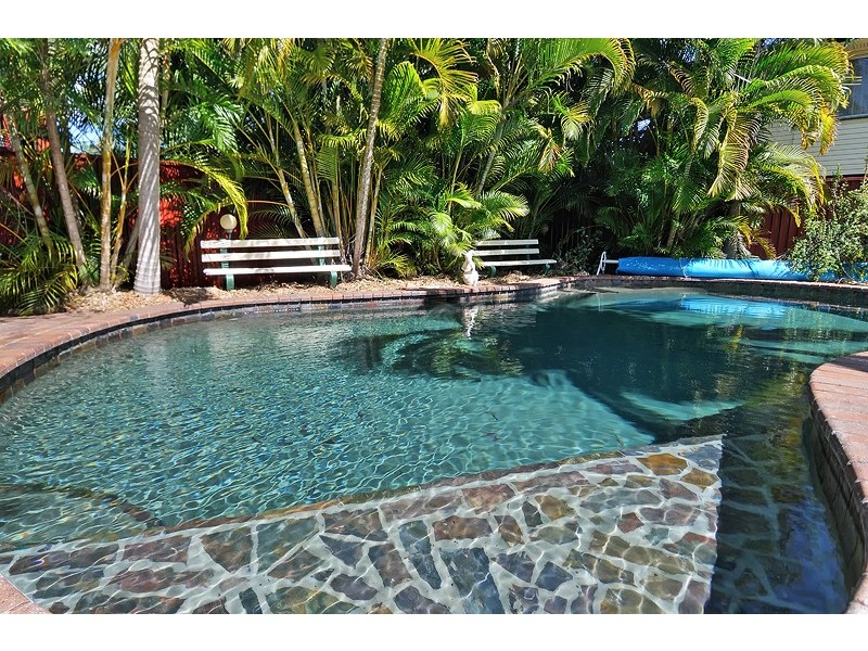 32 Dinterra Ave, Ferny Hills QLD 4055