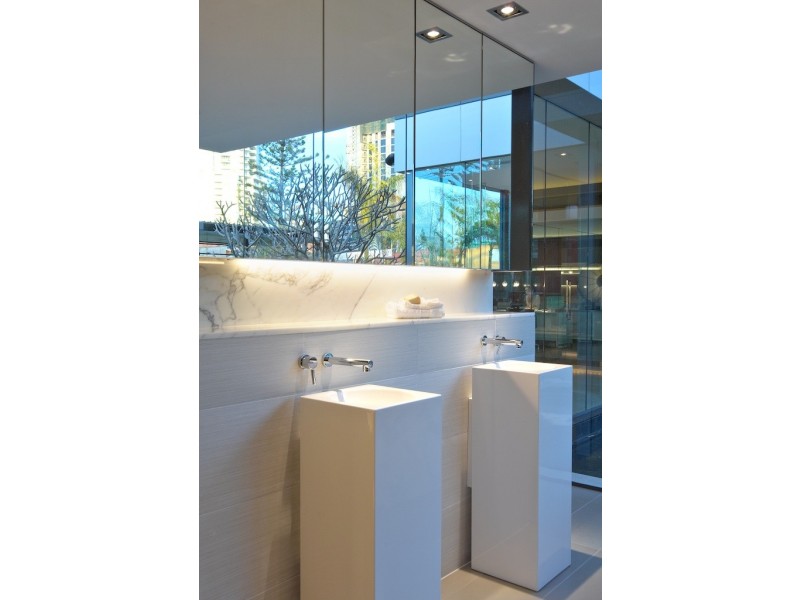 T2-609/21 Elizabeth Avenue, Broadbeach QLD 4218