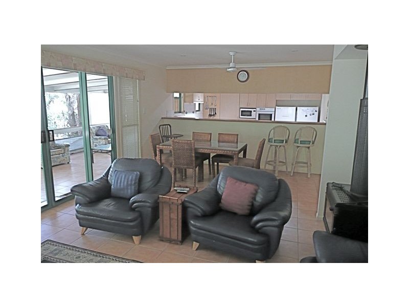 7 Belle Court, Rainbow Beach QLD 4581