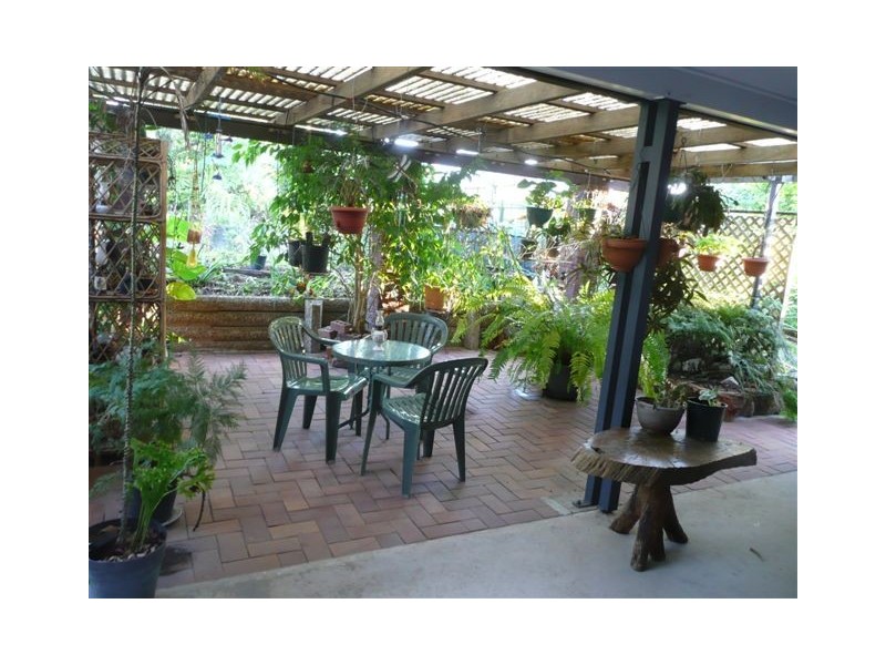 8 Manooka Drive, Rainbow Beach QLD 4581