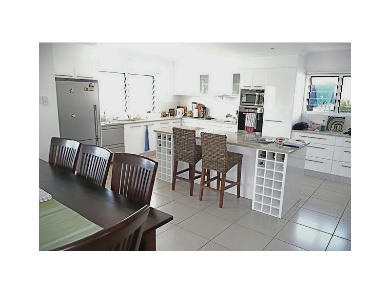 8 Cypress Avenue, Rainbow Beach QLD 4581