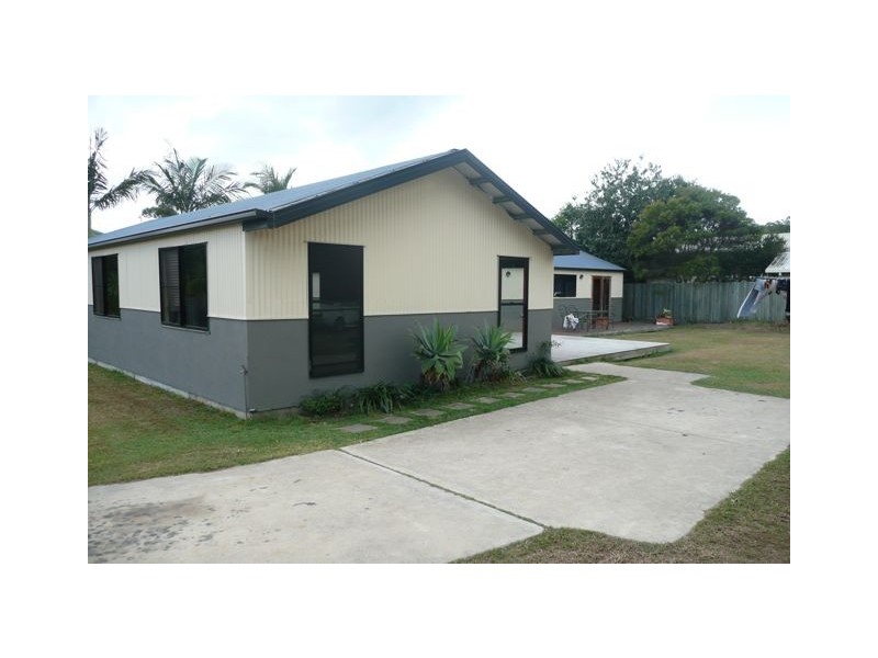 13 Rumbalara Avenue, Rainbow Beach QLD 4581