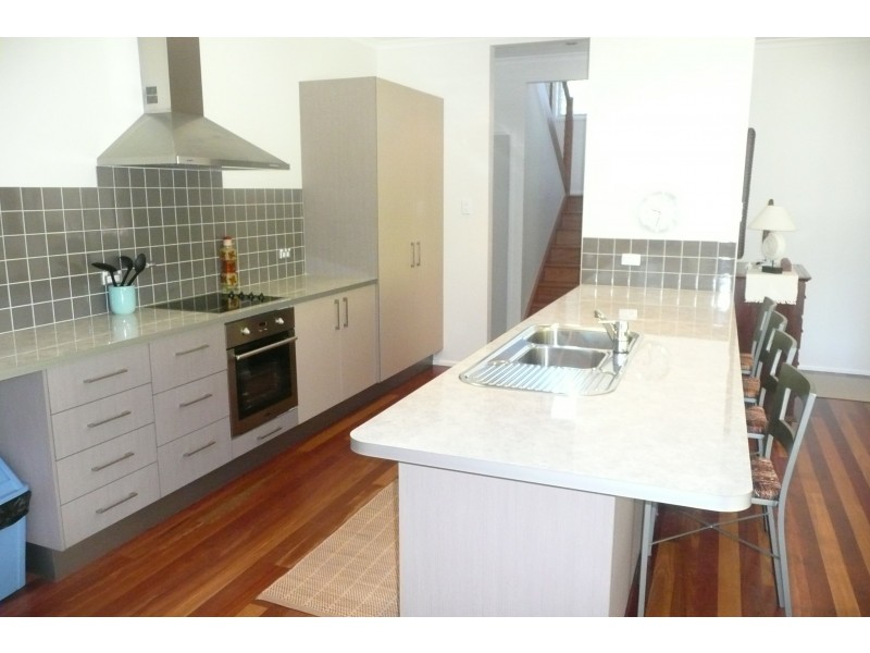2/2 Coora Court, Rainbow Beach QLD 4581