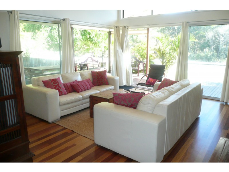2/2 Coora Court, Rainbow Beach QLD 4581