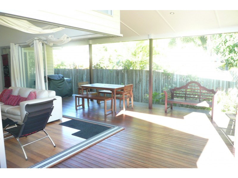 2/2 Coora Court, Rainbow Beach QLD 4581