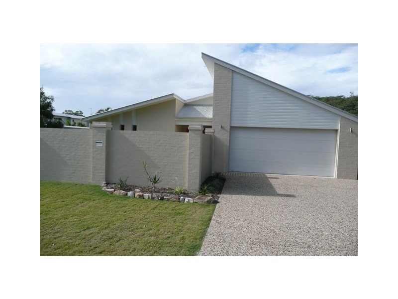 13 Bomburra Court, Rainbow Beach QLD 4581