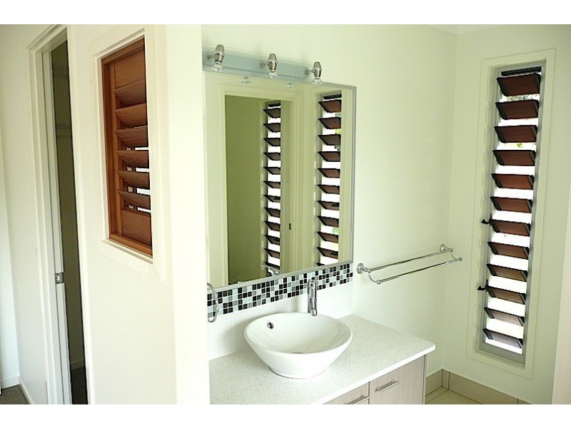 13 Bomburra Court, Rainbow Beach QLD 4581