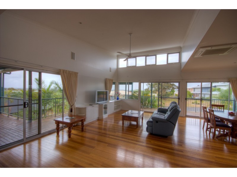 51 Bombala Crescent, Rainbow Beach QLD 4581