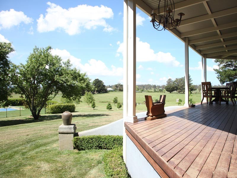 - Illawarra Highway, Moss Vale NSW 2577