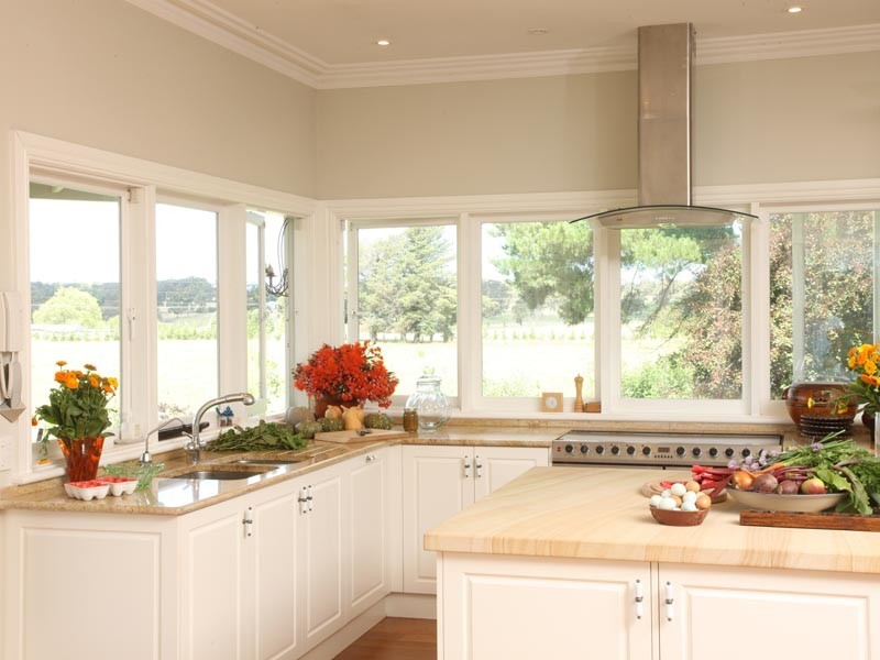 - Illawarra Highway, Moss Vale NSW 2577