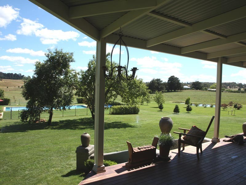 - Illawarra Highway, Moss Vale NSW 2577