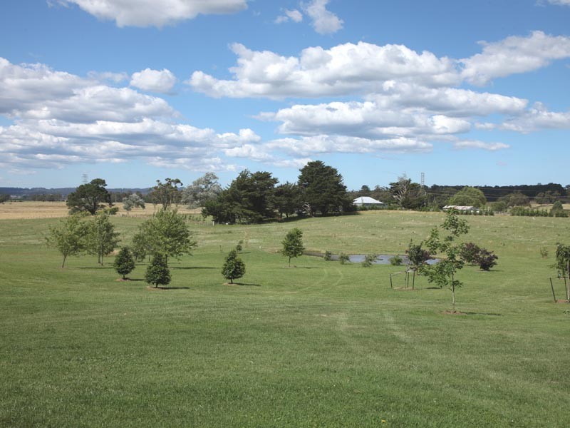 - Illawarra Highway, Moss Vale NSW 2577