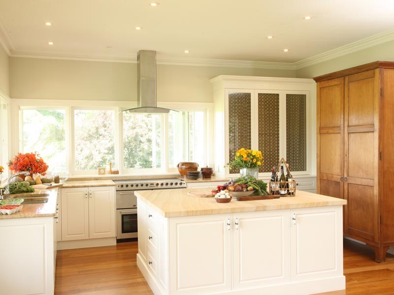 - Illawarra Highway, Moss Vale NSW 2577