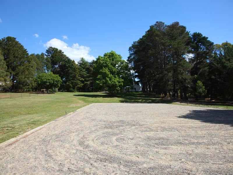 - Illawarra Highway, Moss Vale NSW 2577