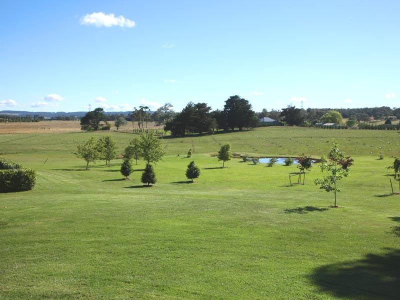 - Illawarra Highway, Moss Vale NSW 2577