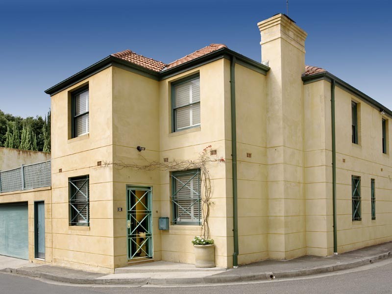 2 Sutherland Avenue (off Cecil St via Hampden St), Paddington NSW 2021