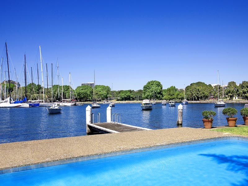 1/2 Elizabeth Bay Crescent, Elizabeth Bay NSW 2011